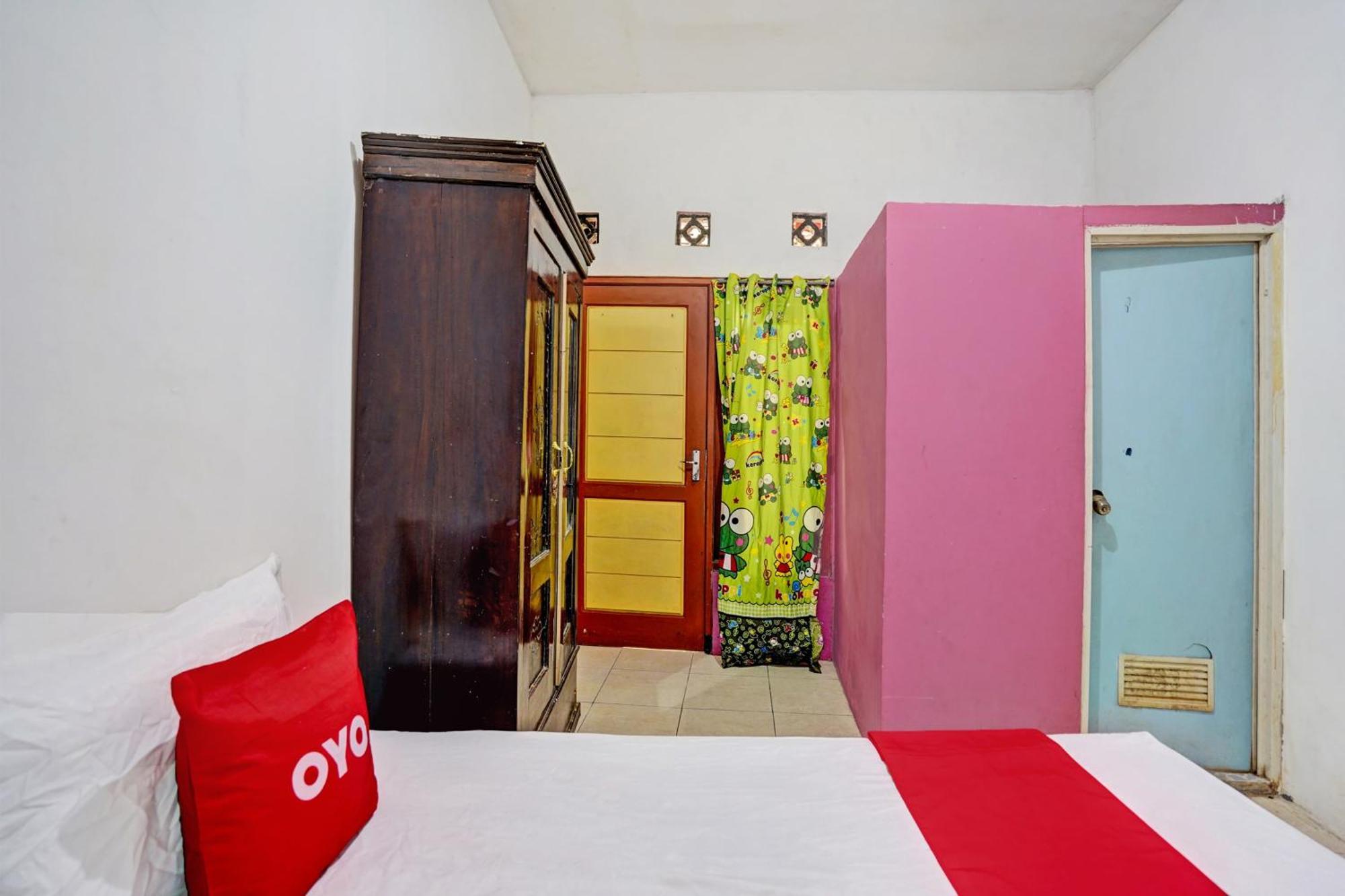 Oyo Life 92840 Wisma Morricco Jombang المظهر الخارجي الصورة