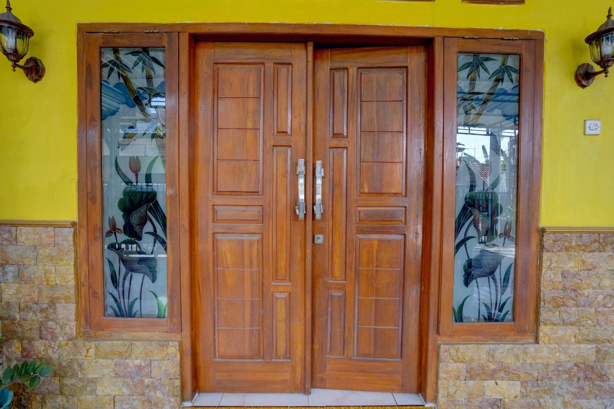 Oyo Life 92840 Wisma Morricco Jombang المظهر الخارجي الصورة
