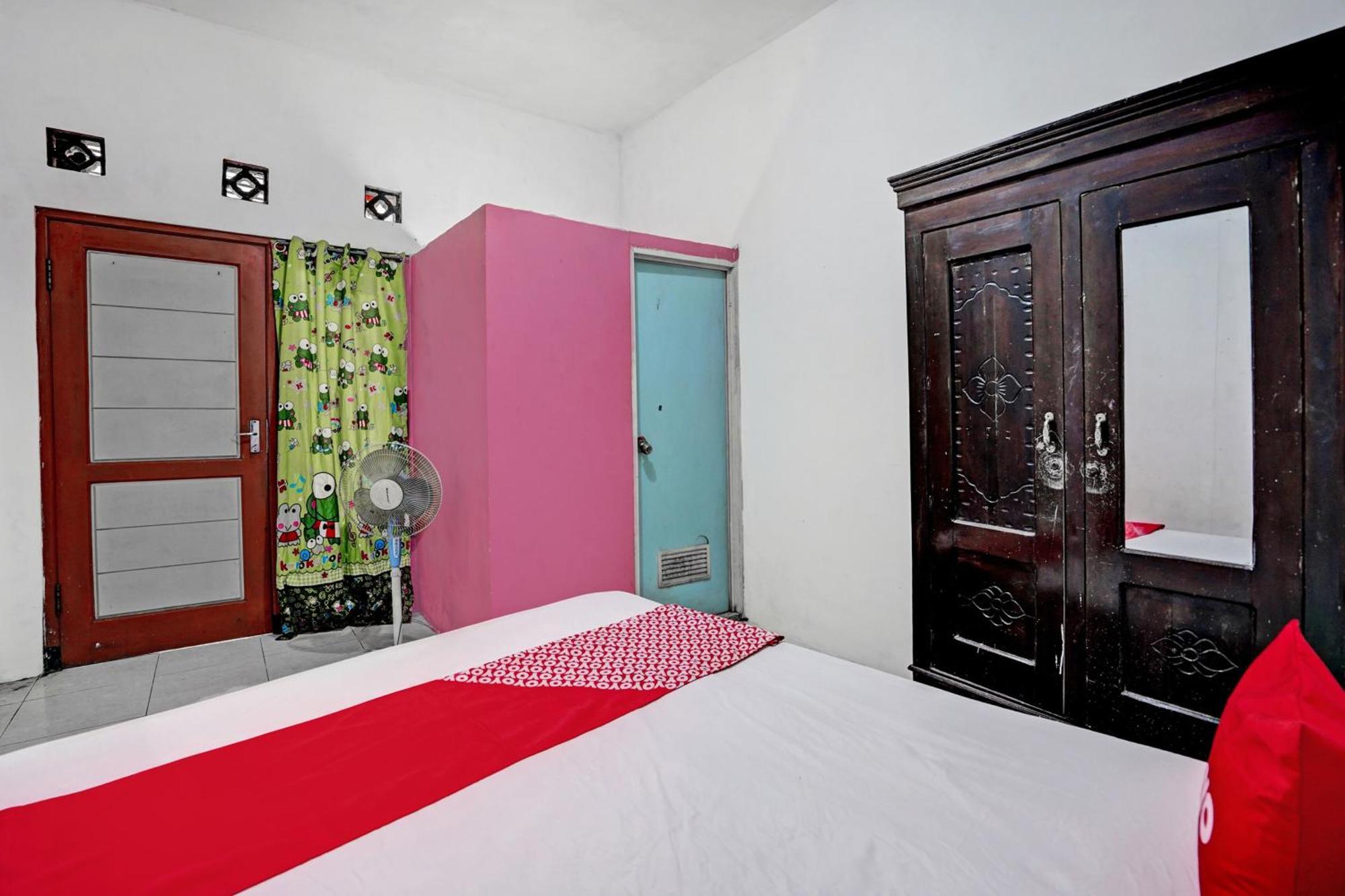 Oyo Life 92840 Wisma Morricco Jombang المظهر الخارجي الصورة