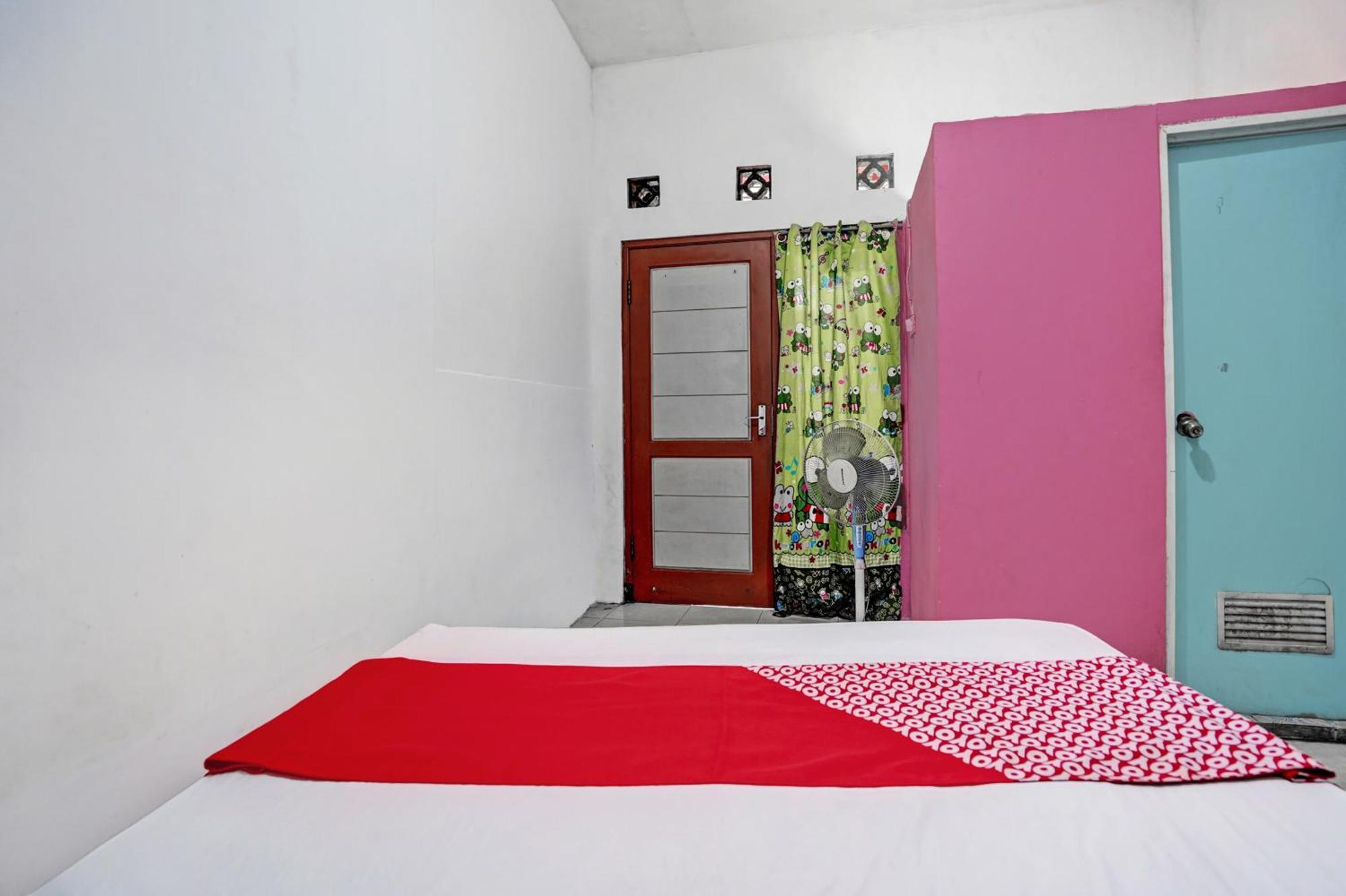 Oyo Life 92840 Wisma Morricco Jombang المظهر الخارجي الصورة