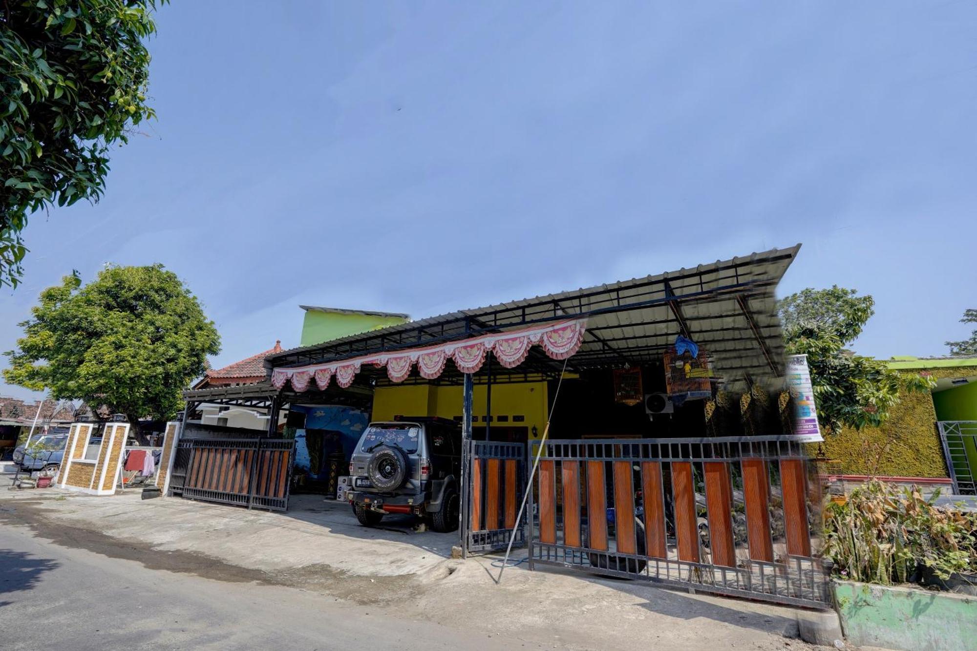 Oyo Life 92840 Wisma Morricco Jombang المظهر الخارجي الصورة